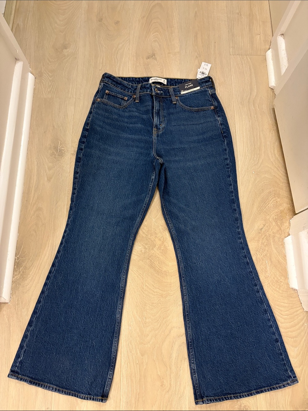 American Eagle Outfitters Dark Blue Flare Jeans - Size 30 Short